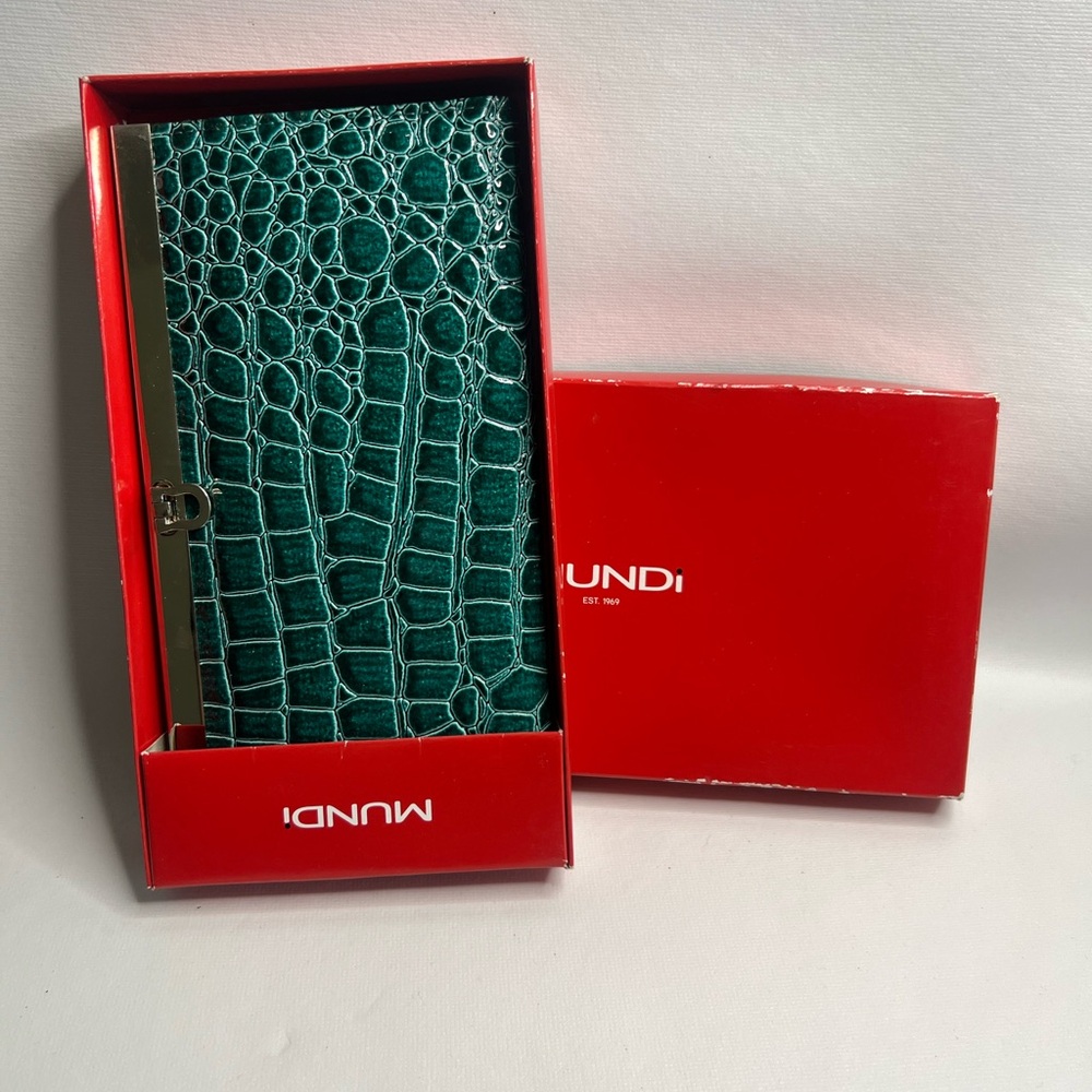 MUNDI croc embossed wallet